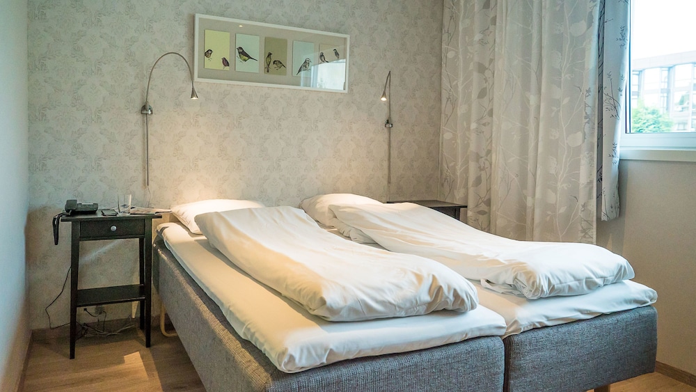 Almaas Hotell Stord AS 16/42