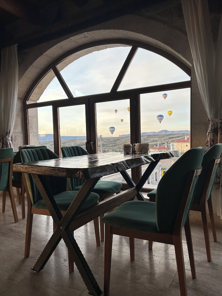 Nova Cave Hotel 35/50