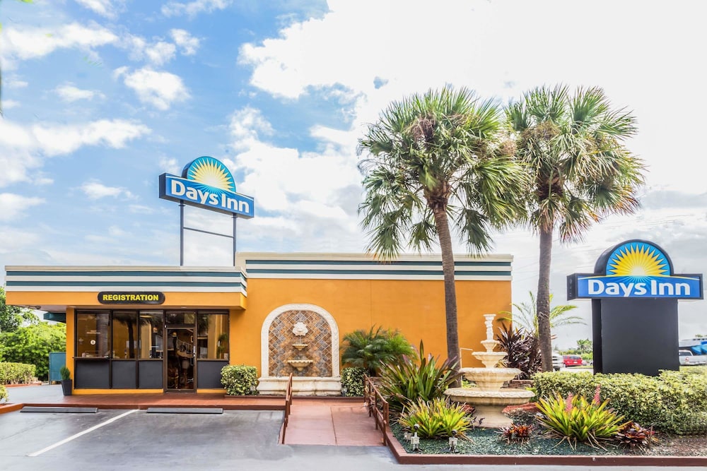 Days Inn By Wyndham Fort Lauderdale-Oakland Park Airport N 5/31