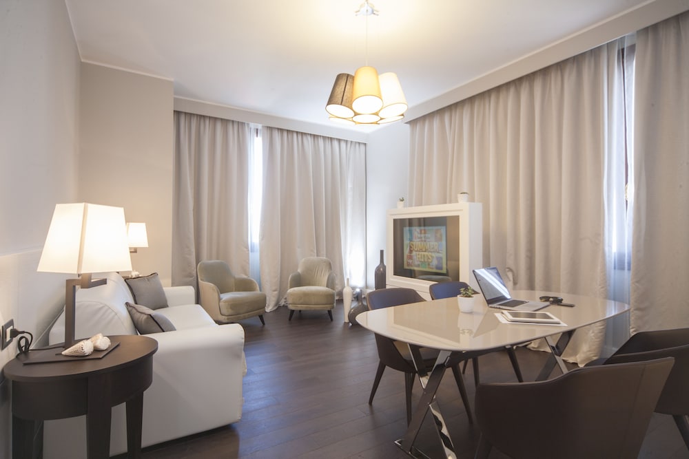 Hotel Grande Italia 101/119