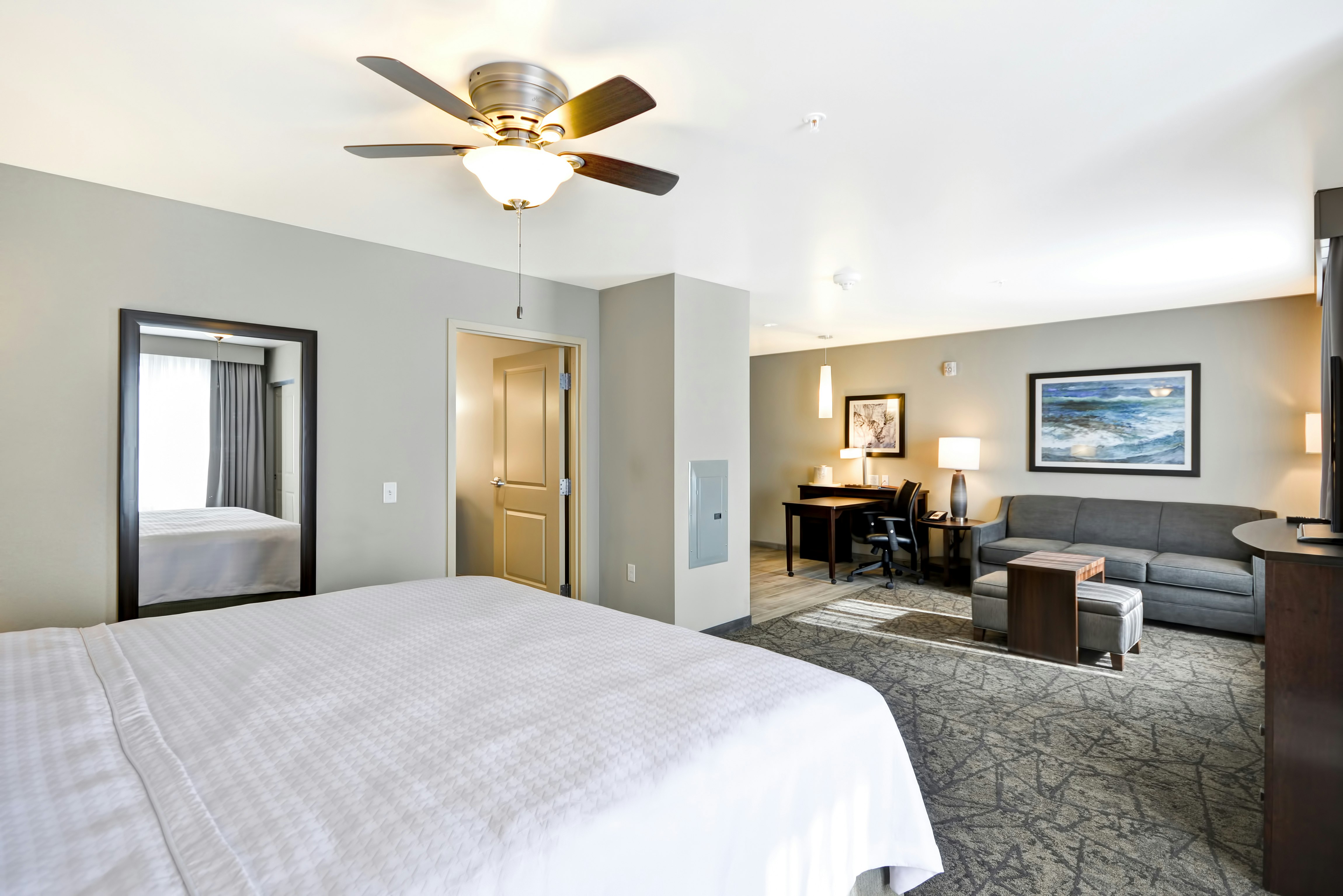STUDIO, KING BED, ACCESSIBLE
