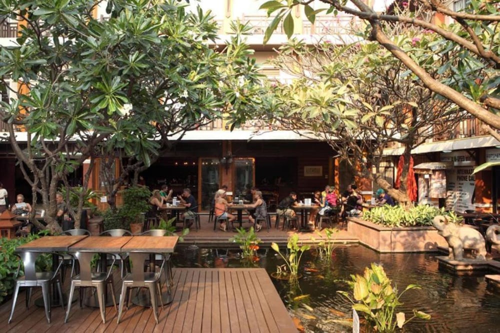 Rambuttri Village Inn Plaza 4/69