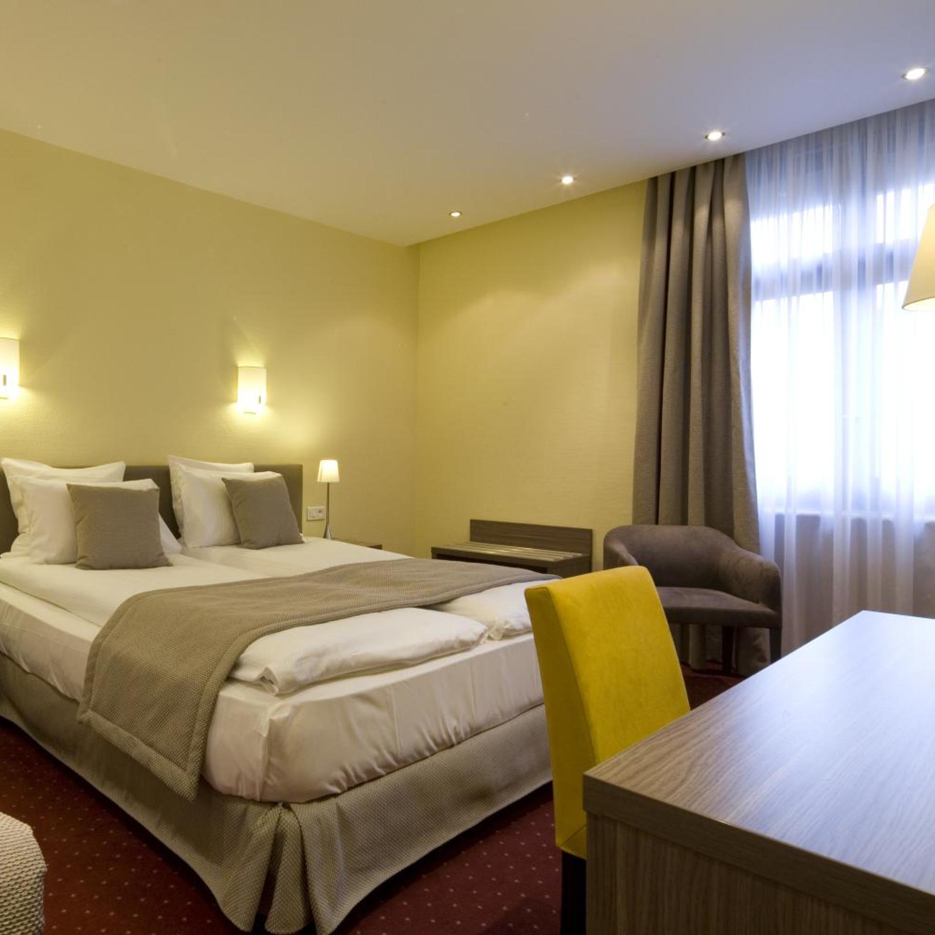 Standard, Double or Twin Bed