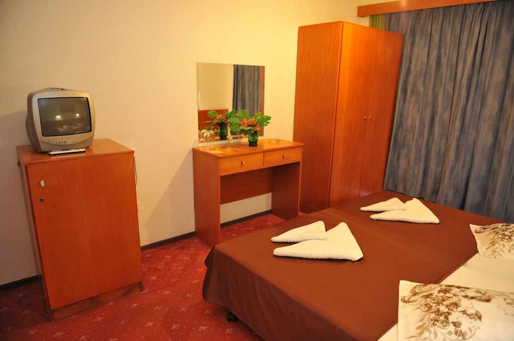 Heleni Beach Hotel photo4