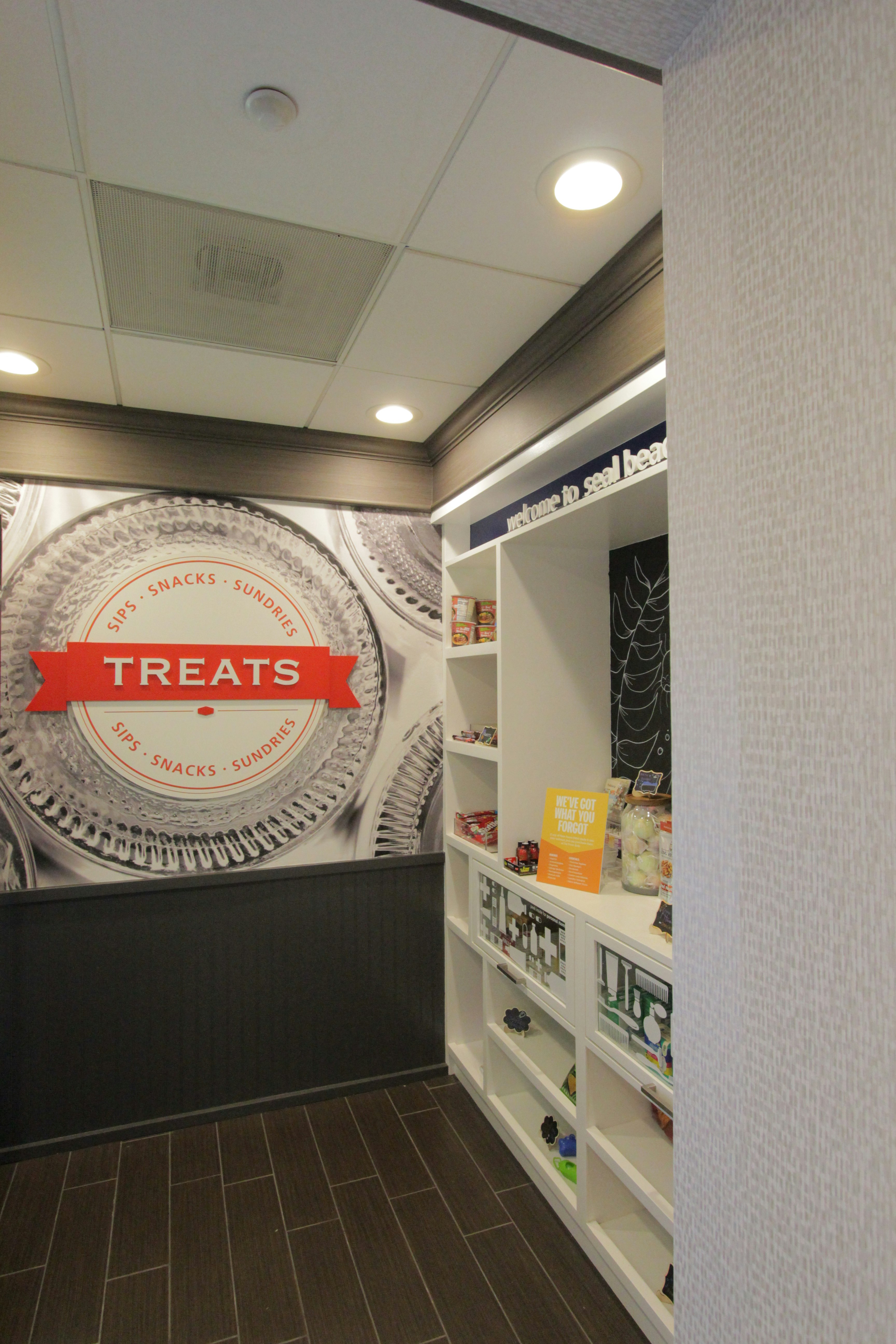 Hampton Inn Suites Seal Beach 6/32