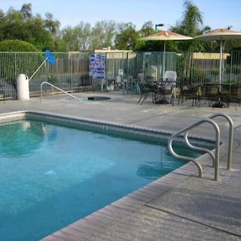 Edgewater Inn Reedley 1/31