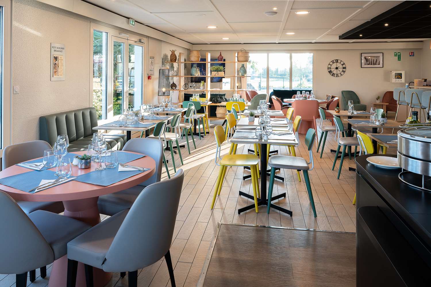 restaurant cafeteria