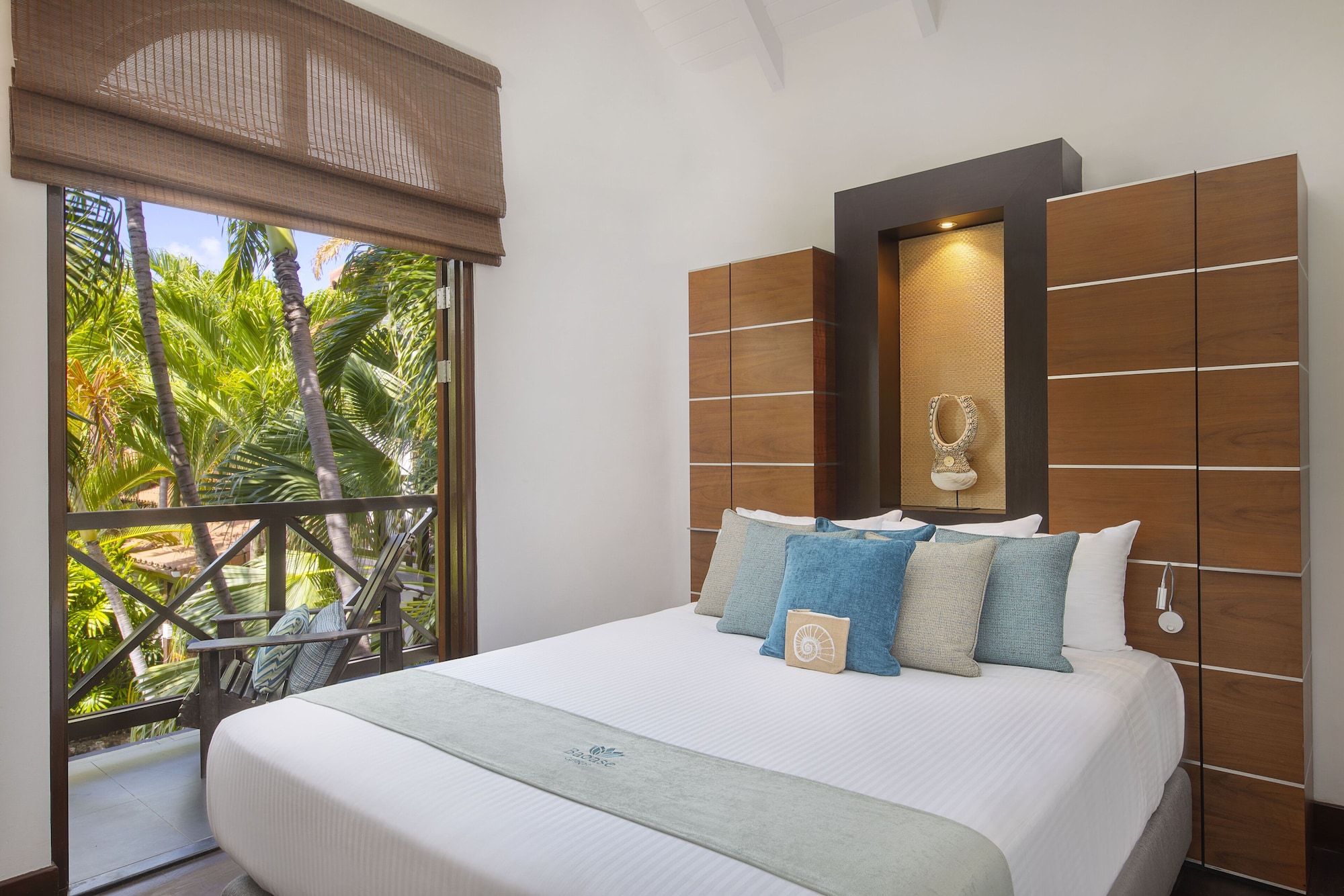 Pool, Tropical, Villa, 1 King and 2 Queen Beds، Baoase Curacao 2/3