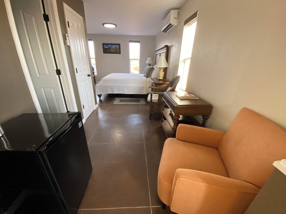 Skyridge Inn Bed & Breakfast 50/73