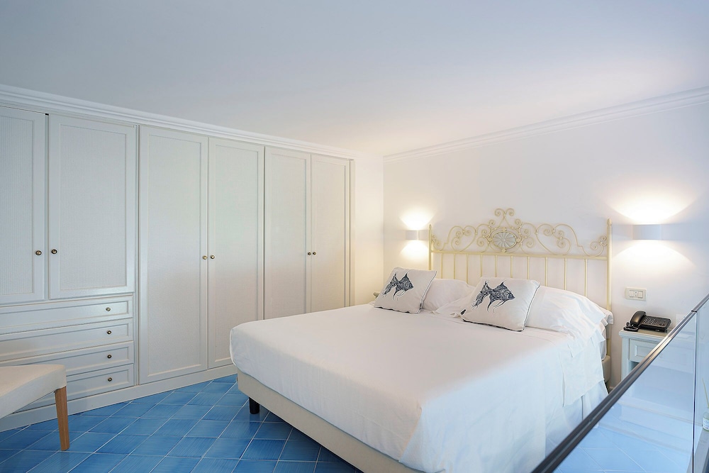 JUNIOR SUITE, DOUBLE BED, GARDEN VIEW