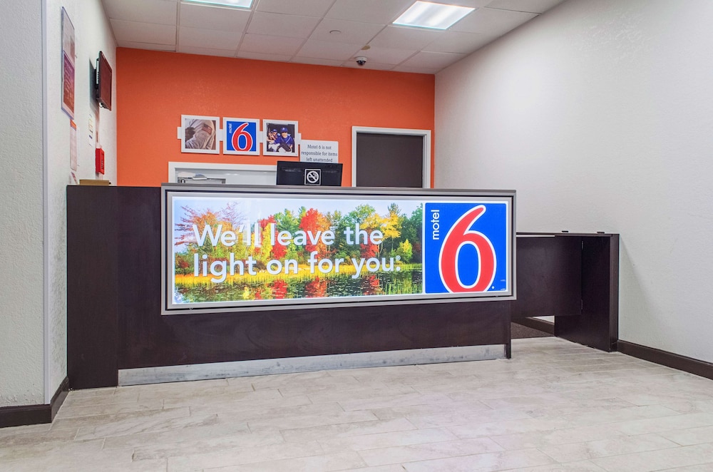 Lobby at Motel6 Brockton, MA, BROCKTON - MA