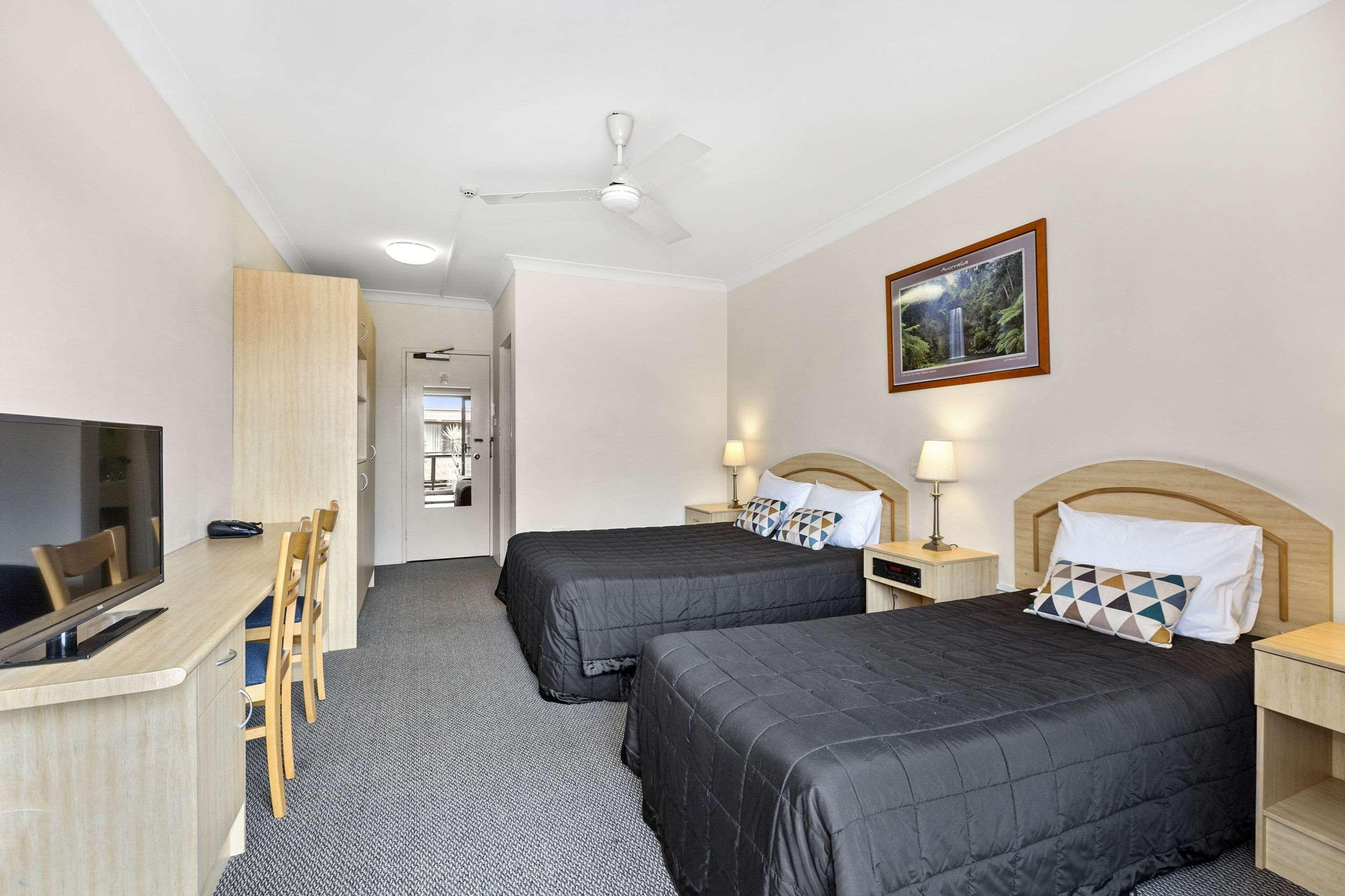 Room, Queen and Twin Beds