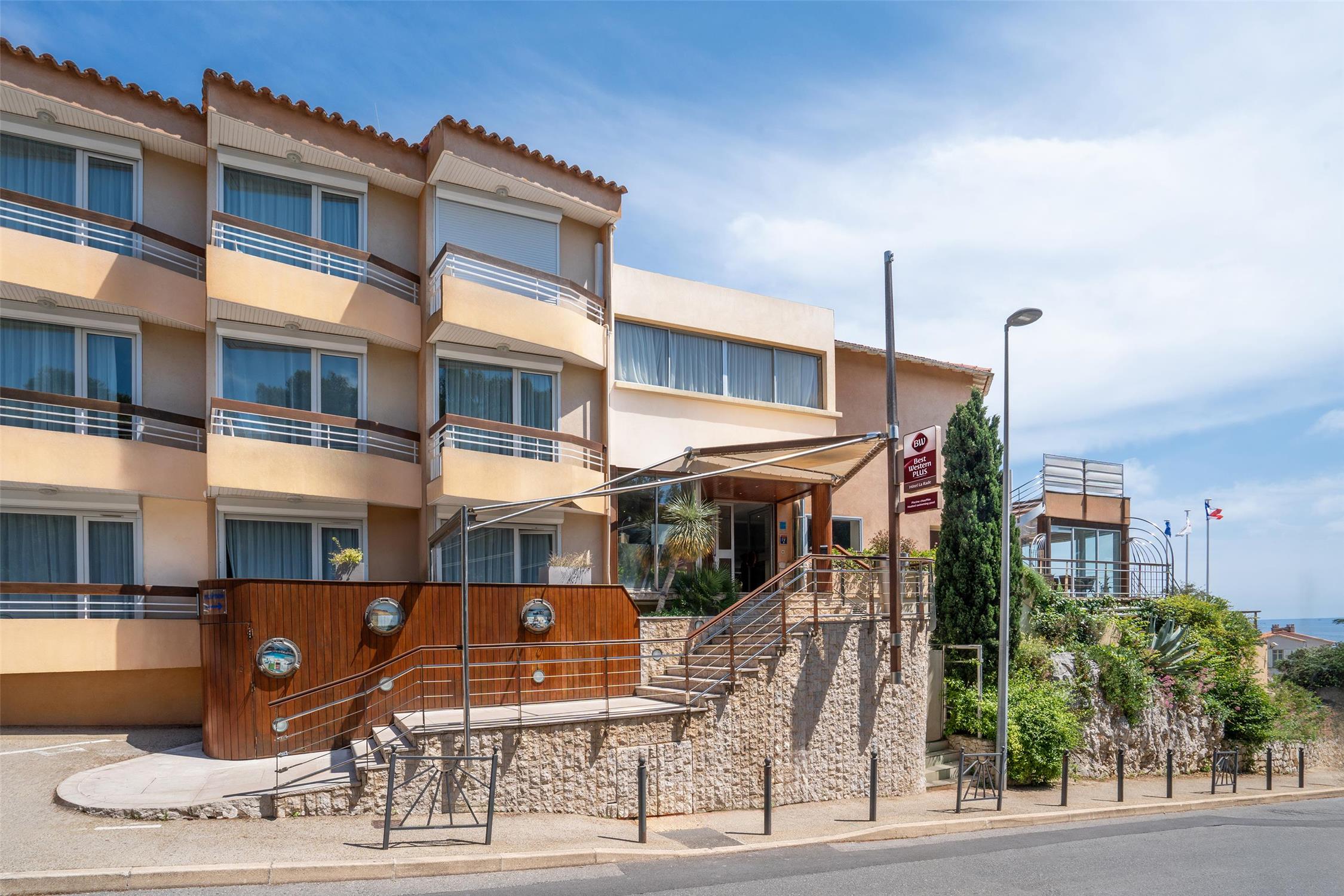 Best Western Plus La Rade 2/73