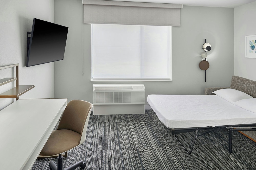 TownePlace Suites by Marriott Lansing North 14/43