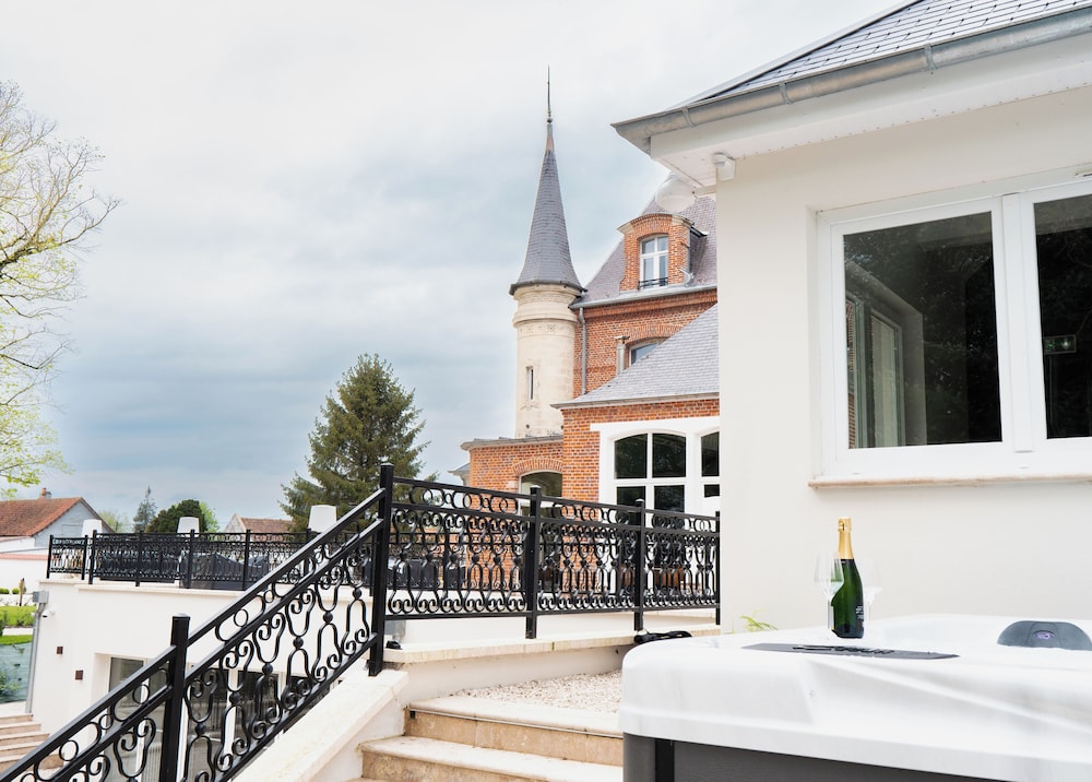 Hotel Chateau Heloise 2/50