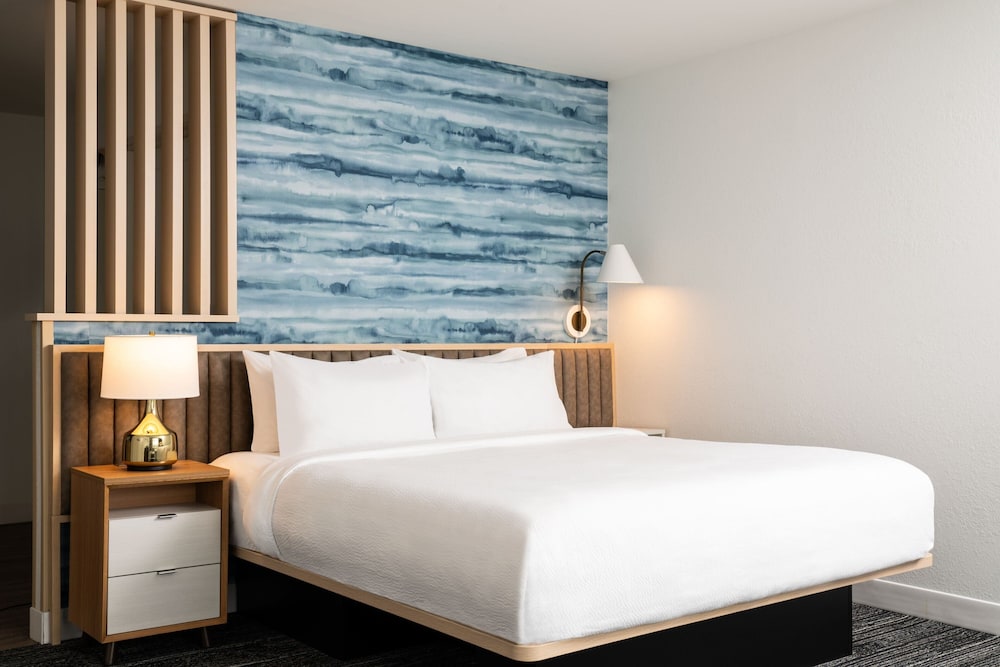 TownePlace Suites by Marriott New Philadelphia 4/33