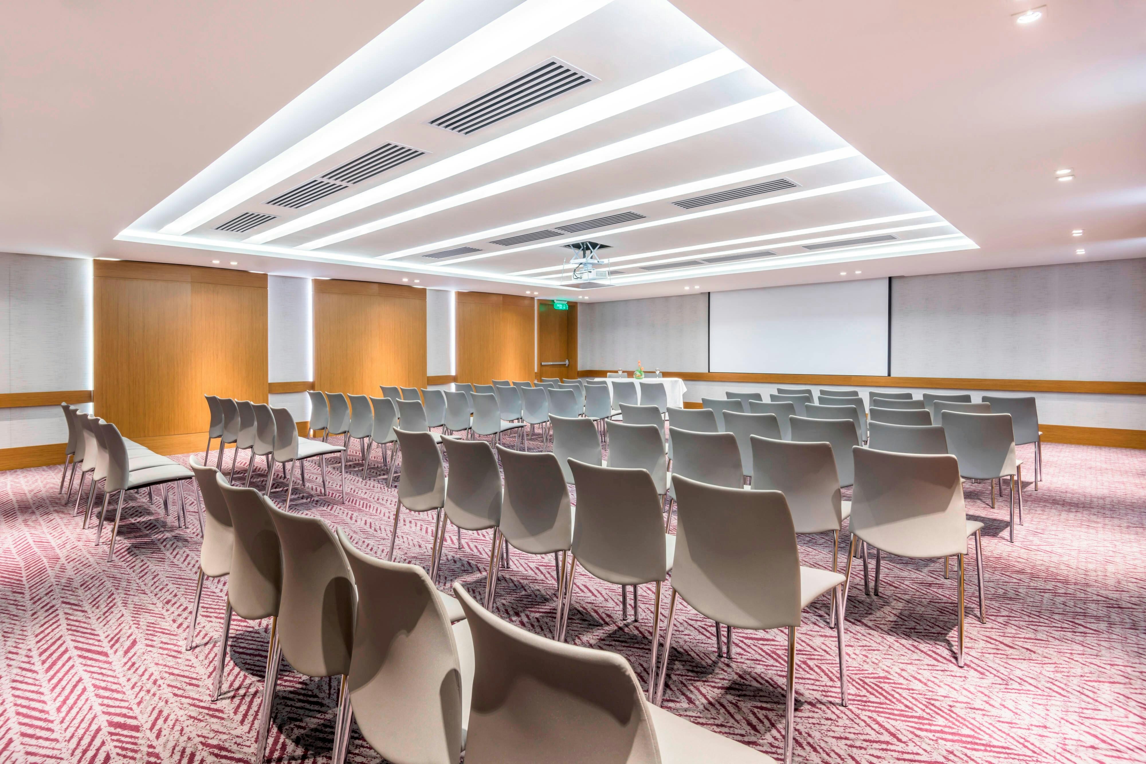 Courtyard By Marriott Bogota Airport 49/65