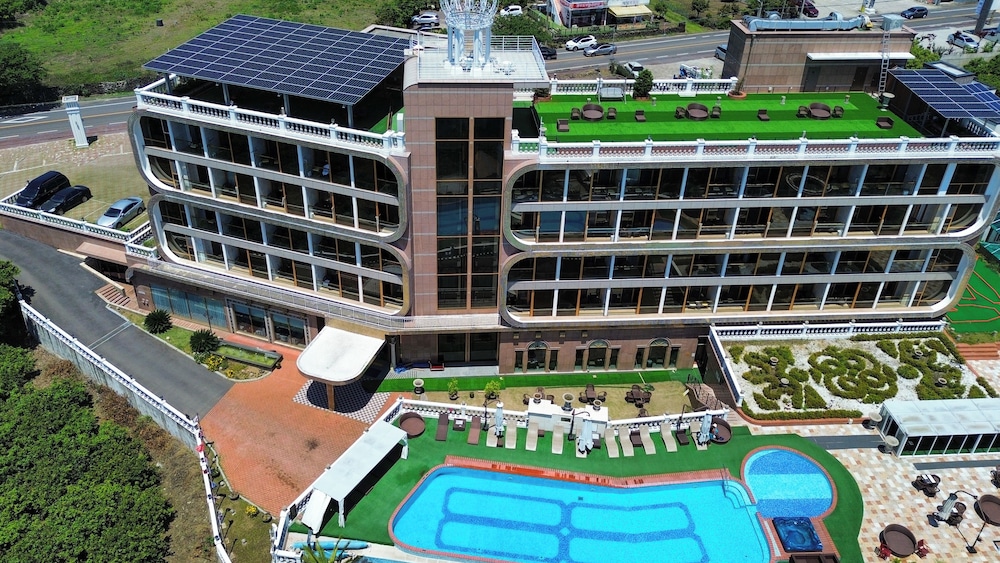 Goldone Hotel And Suites 6/72