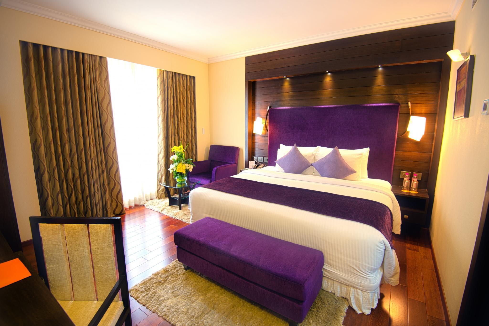 DELUXE, SUITE