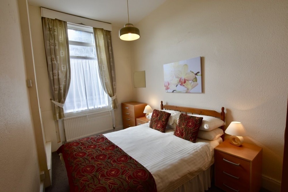 Marlborough Seafront Holiday Apartments 12/50