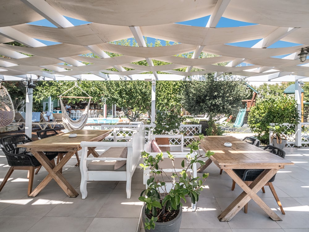 Georgias Garden by Omilos Hotels 32/50