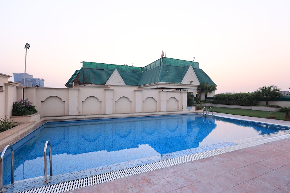 SAVOY SUITES Noida 8/34