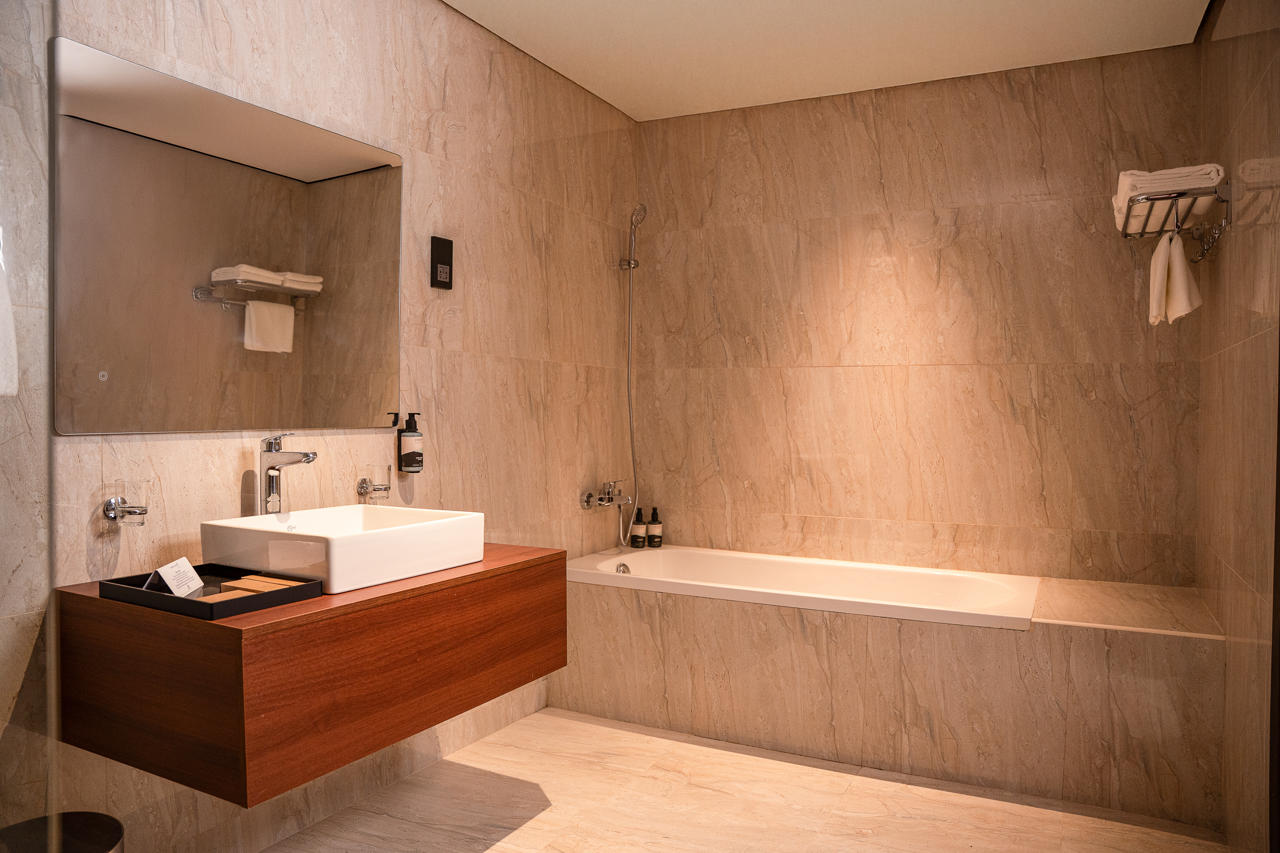 Golden Tulip Muscat The Village 34/34