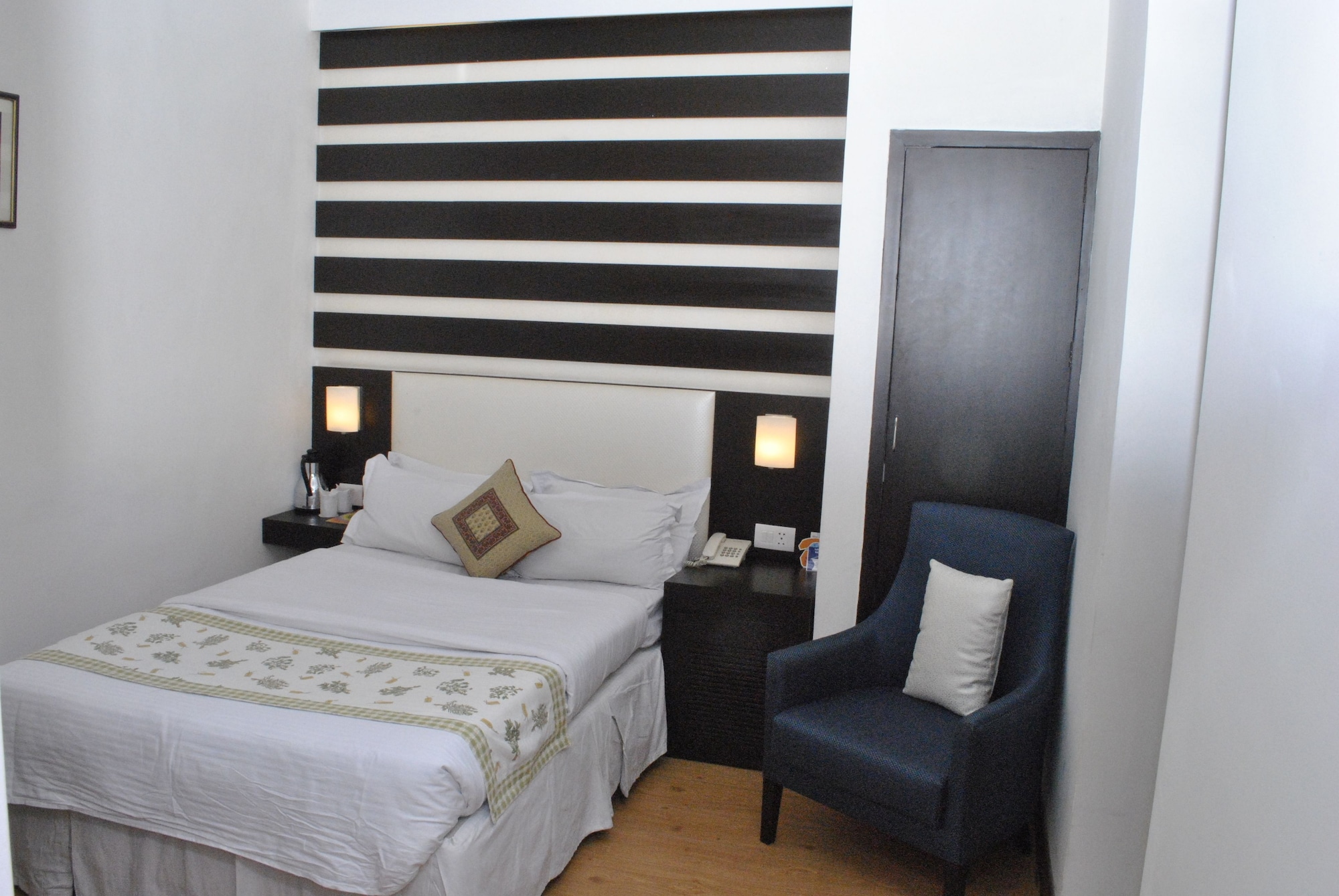 DELUXE, DOUBLE BED
