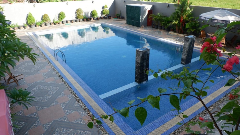 Vega Hotel 5/51