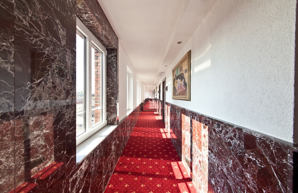 Novum Hotel Excelsior 30/56