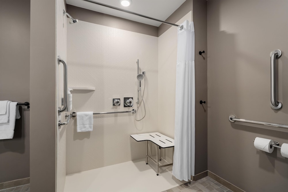 LivSmart Studios by Hilton Columbia Greystone 38/41