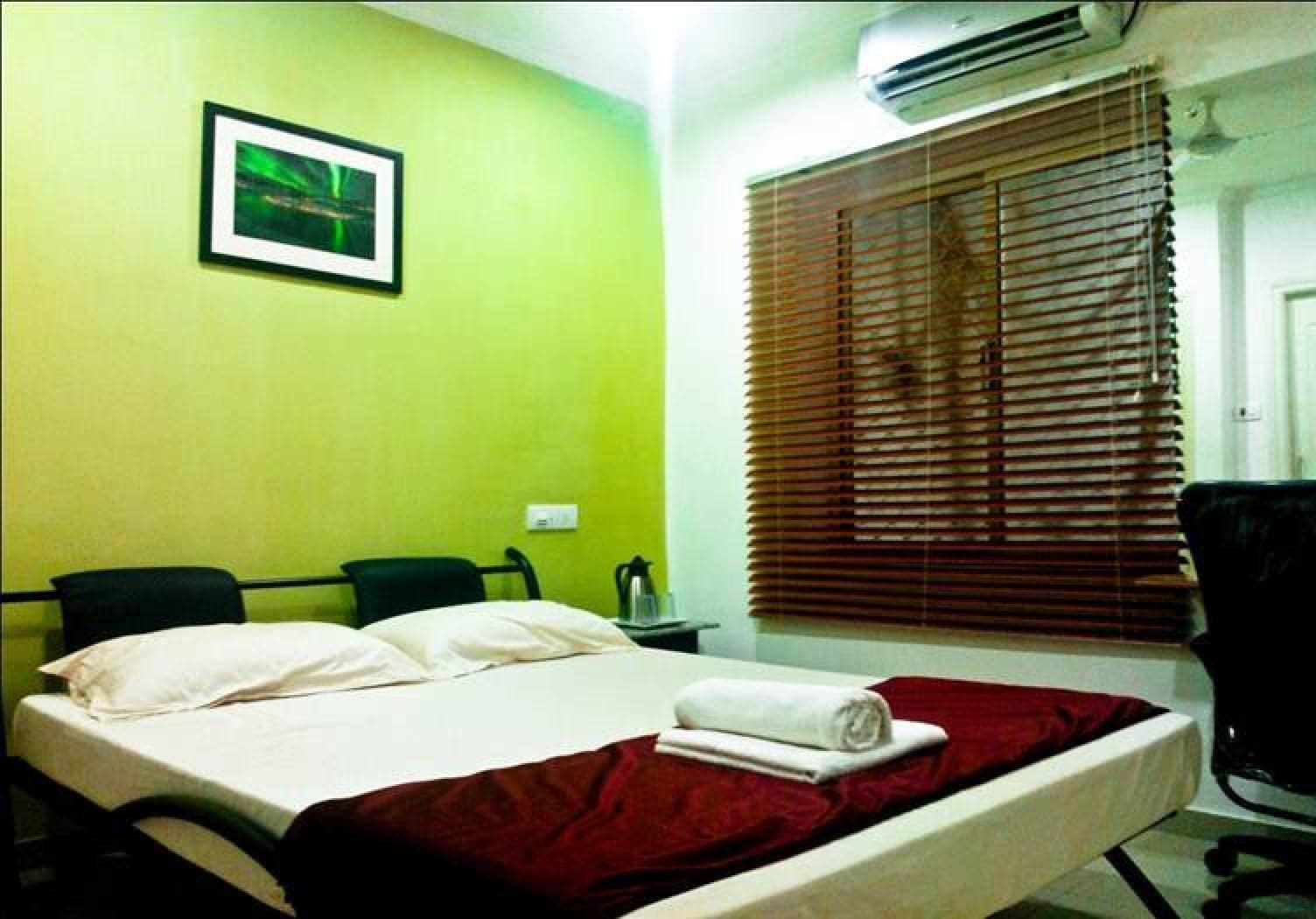 ROOM, DOUBLE BED