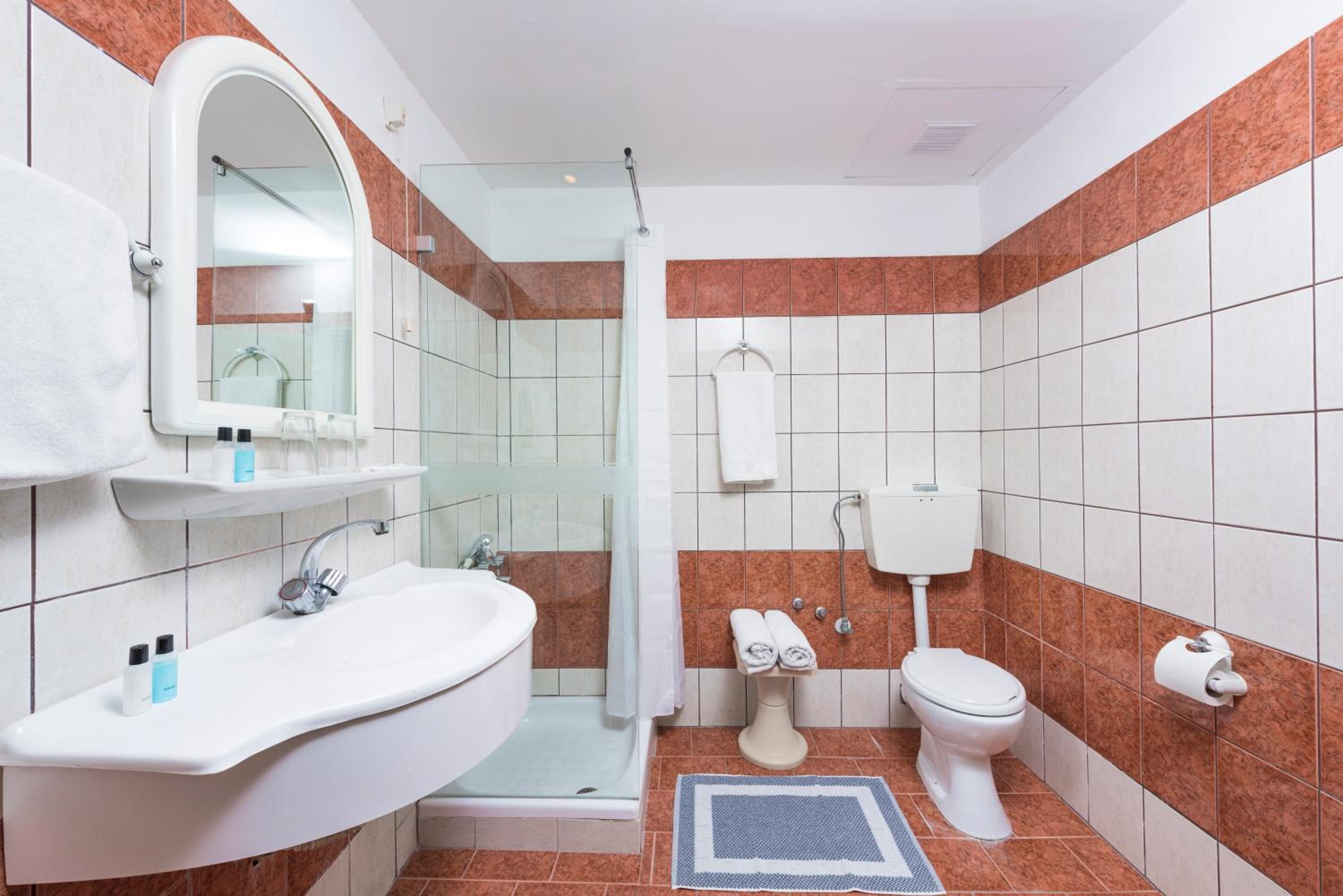 Double Room Economy No Balcony، Potamaki Beach 4/4