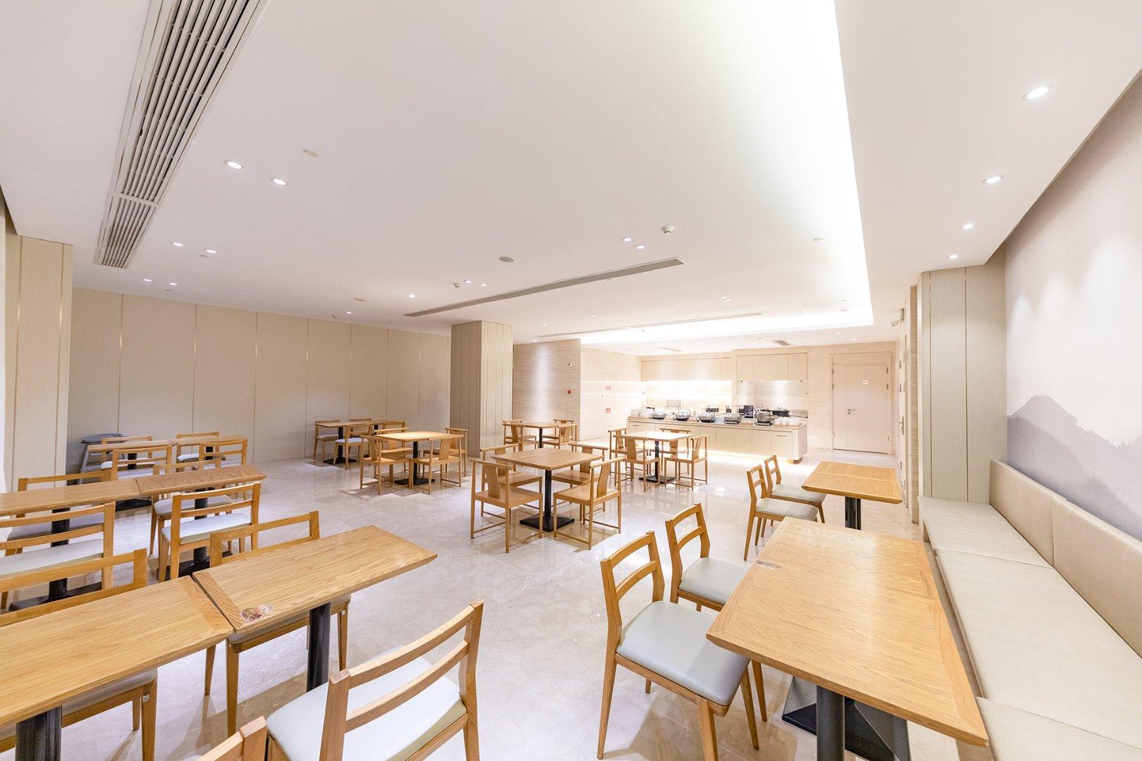 Ji Hotel (Shanghai Jiayi Road subway station) 25/36