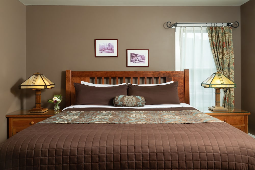 Lake Pointe Inn 12/50