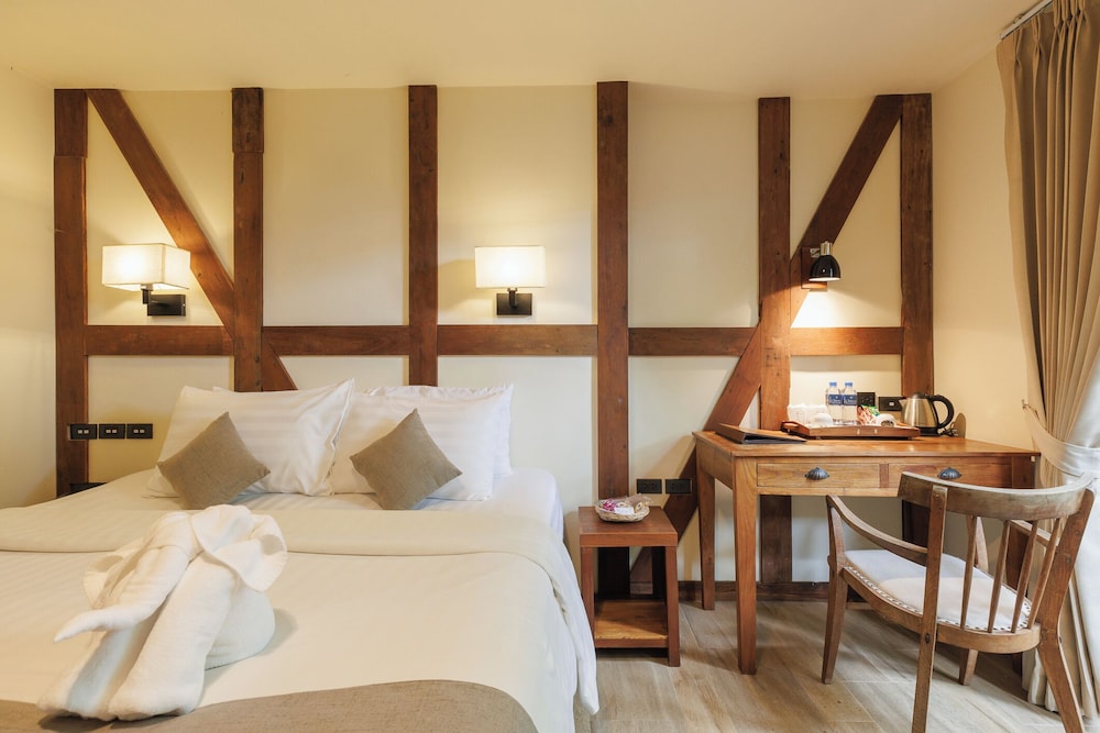 DELUXE, DOUBLE BED