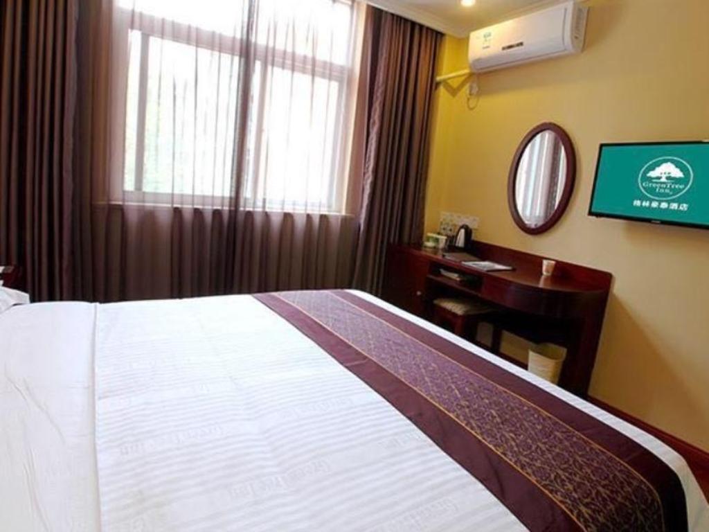 Greentree Inn Zhenjiang Science And Technology University Youth Square Express Hotel 12/41