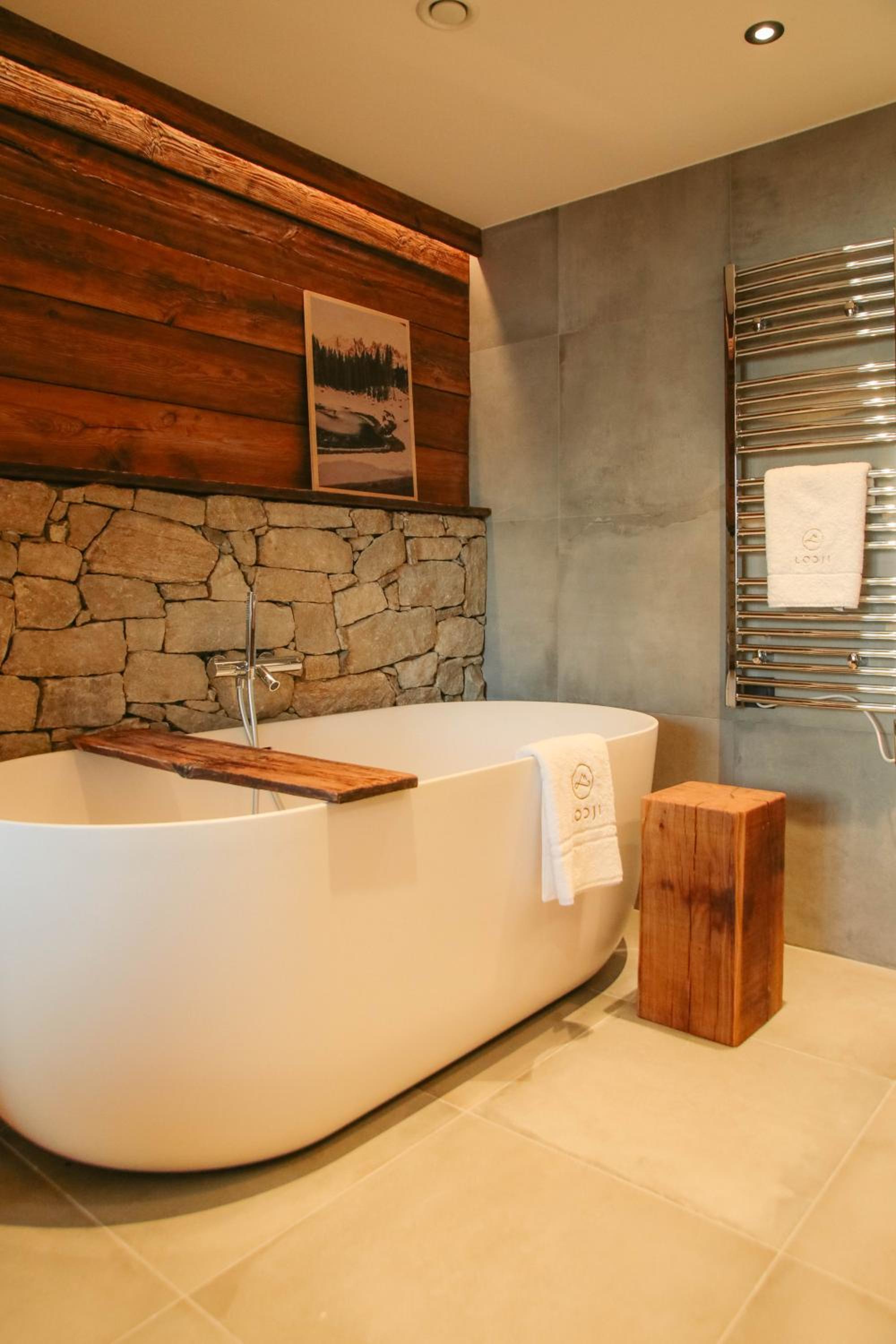 جناح بجاكوزي، Lodji Hotel 3/3