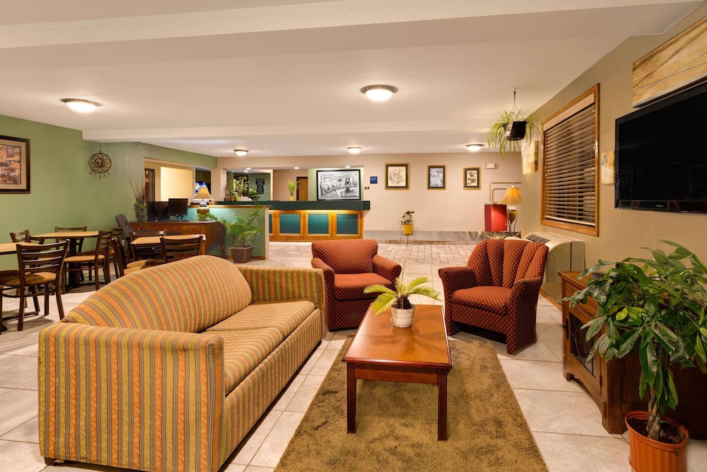 Super 8 By Wyndham Lynchburg Va 26/37