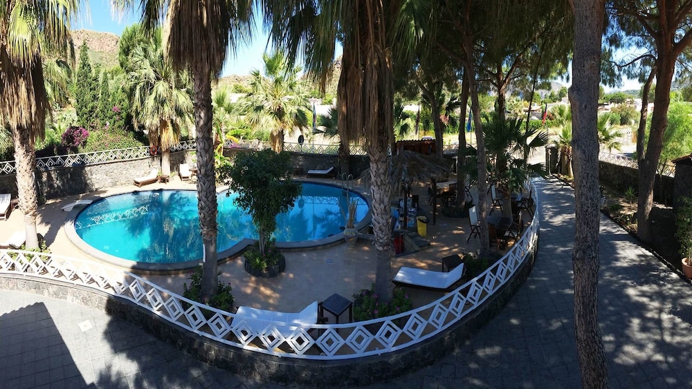 Al Togo Hotel 44/50