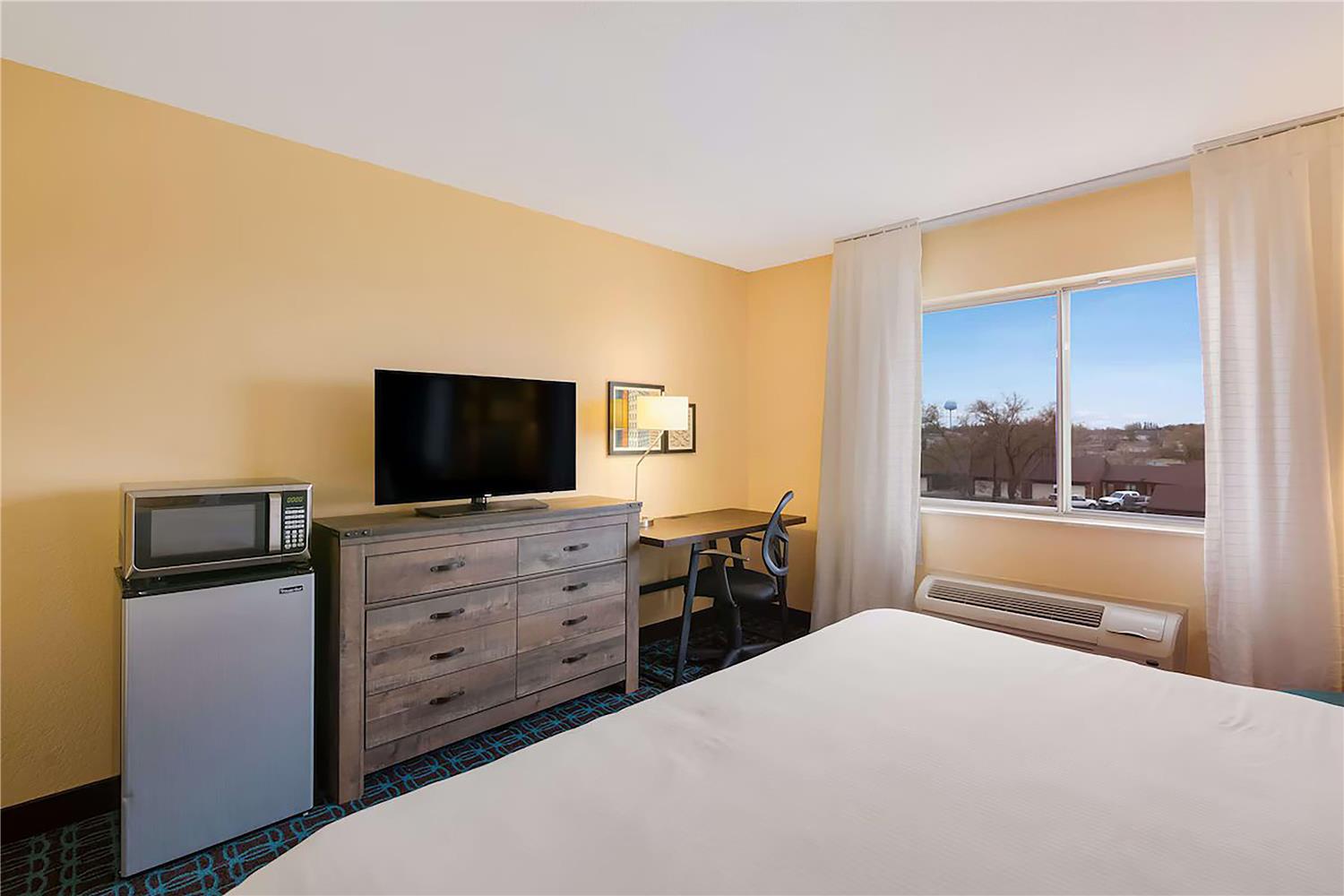 AmericInn by Wyndham Minot 4/20