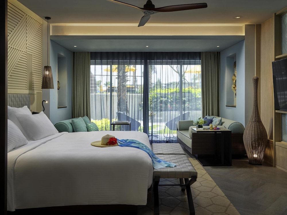 2 Bedrooms, Family Suite, Executive, Twin Beds, King Bed, Resort View
