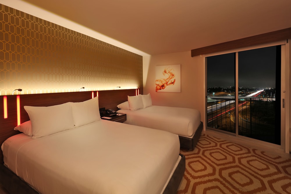 Angeleno Hotel 19/61