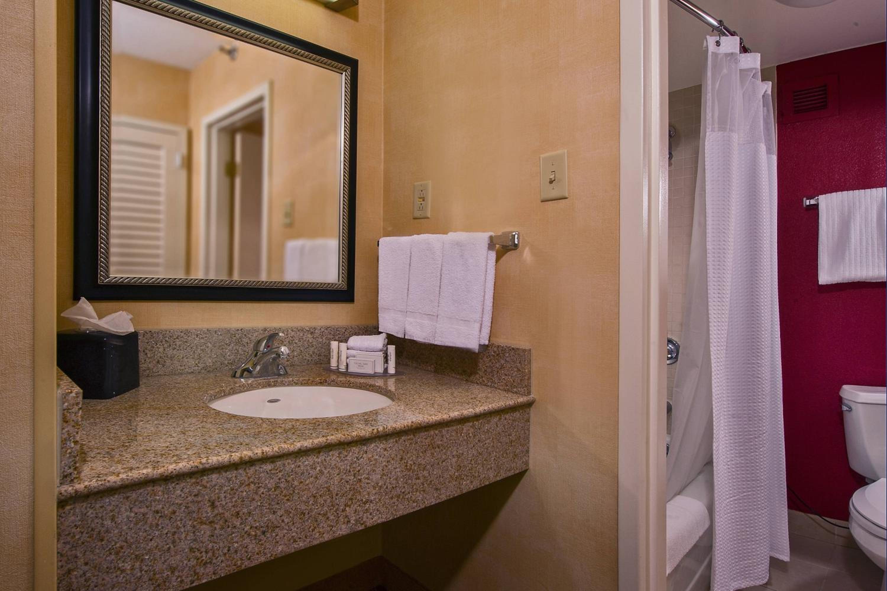 Room, 2 Double Beds, Bathtub, Accessible