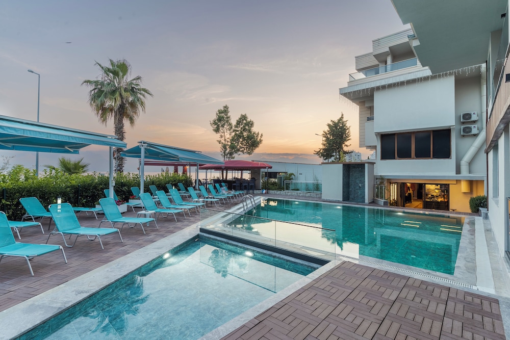 Atan Park Hotel 43/50