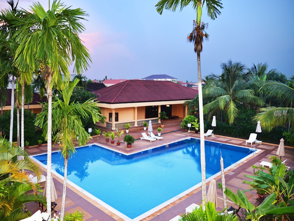 ANGKOR HOTEL 33/36