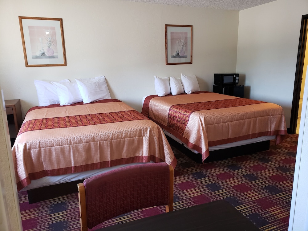 Americas Best Value Inn & Suites Harrisonville 18/33