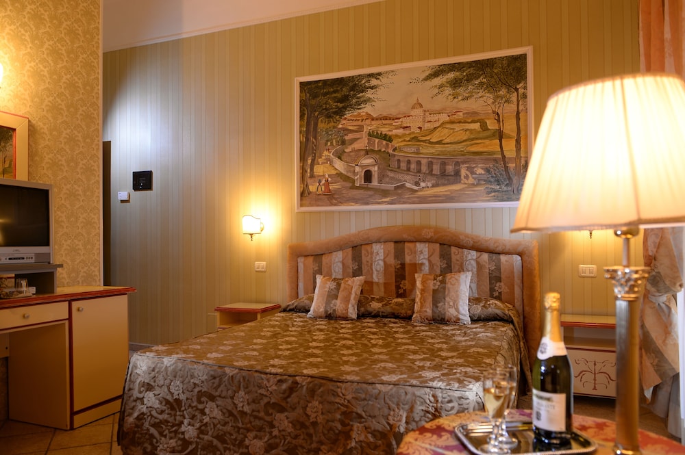 Hotel Golden 31/50