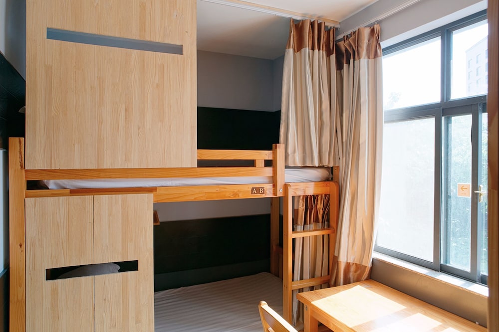 Upland International Youth Hostel 56/67