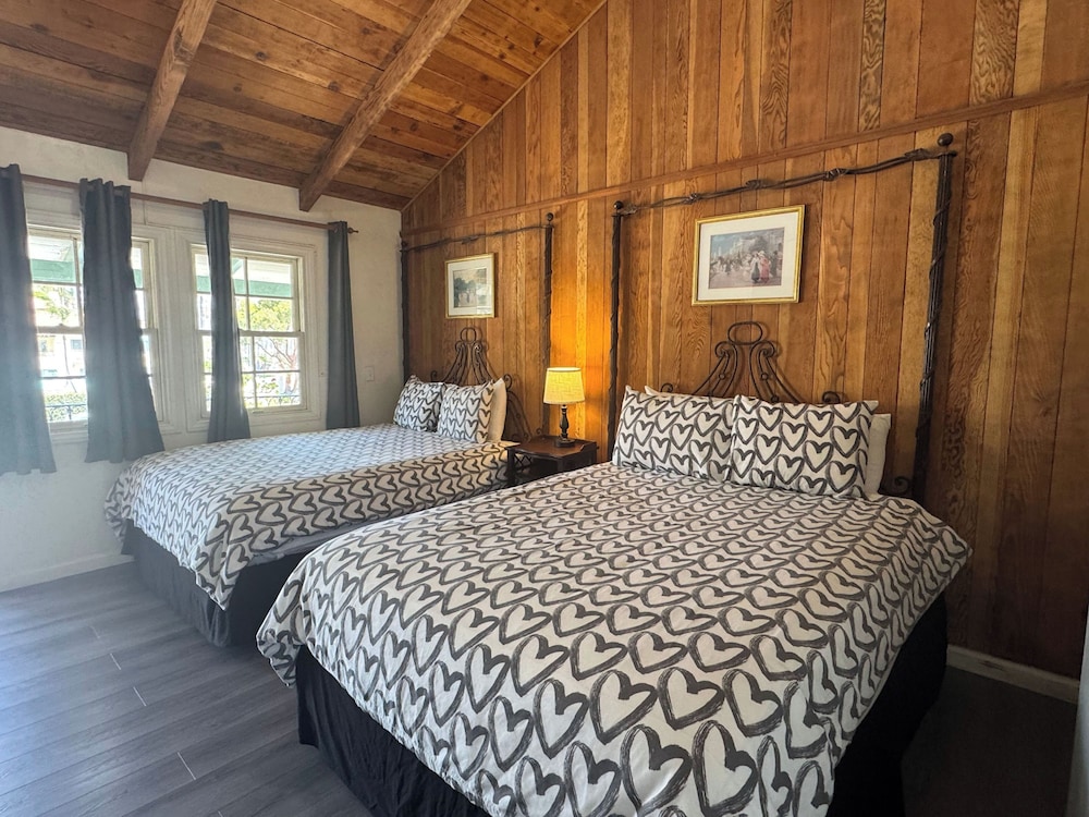 Room, 2 Queen Beds